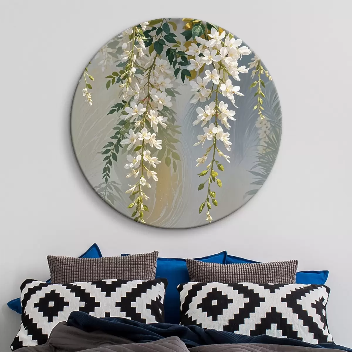 Okrągłe obrazy Wiszące białe kwiaty glicynii z zielonymi liśćmi na rozmytym tle r39530