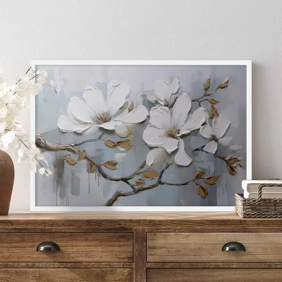 Fototapeta Białe kwiaty magnolii z teksturowanymi płatkami i brązowymi liśćmi na miękkim niebieskim tle imitacja obrazu olejnego f42711