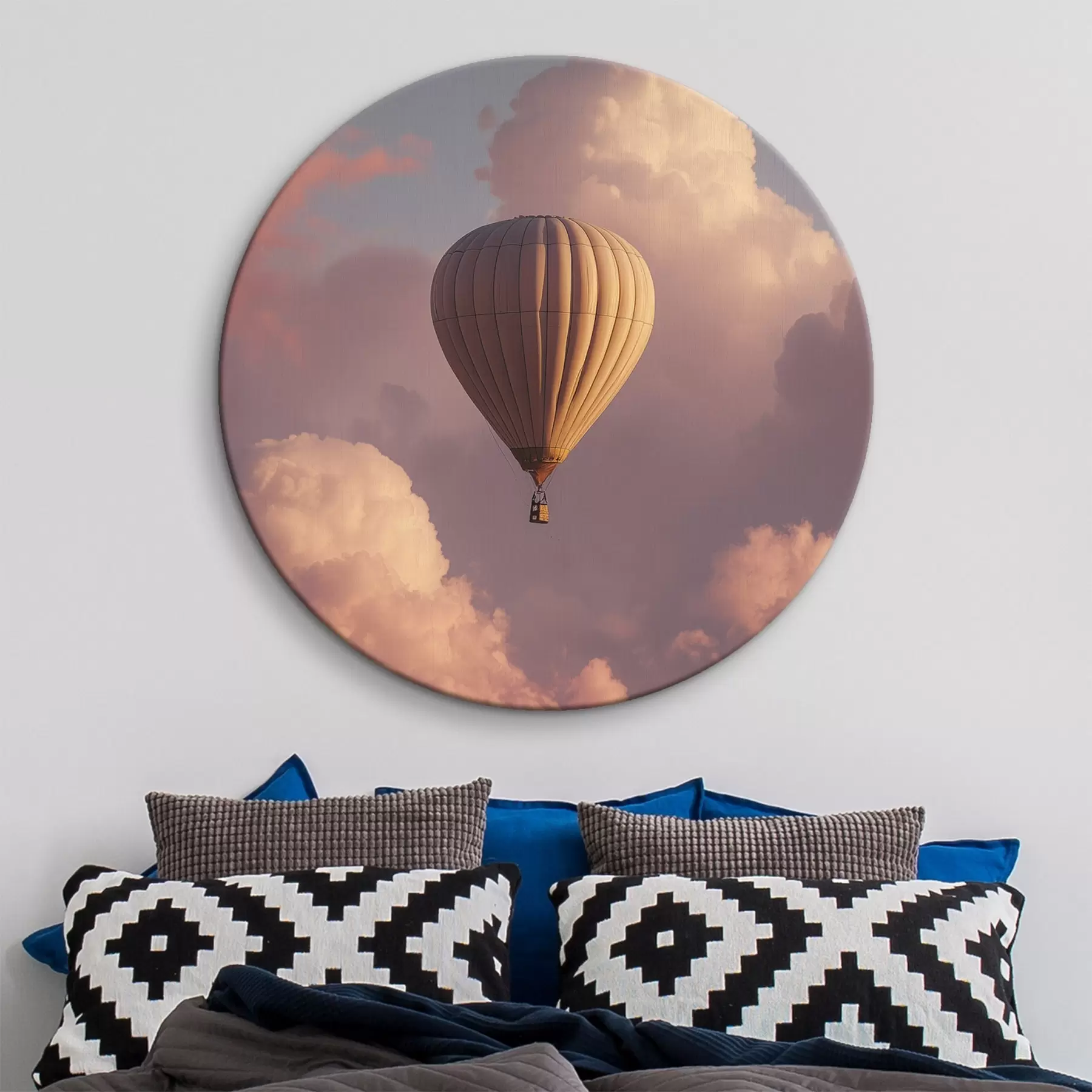 Obraz Balon na zachodzącym niebie z chmurami r44790