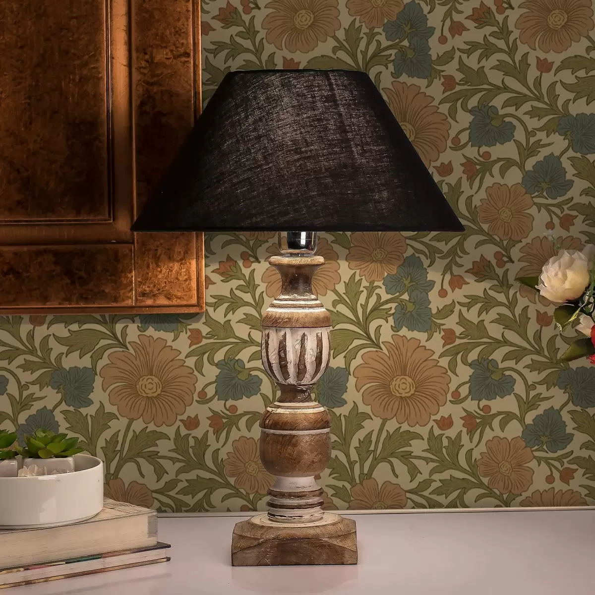 Tapeta Pomarańczowe kwiaty z liśćmi w stylu Art Nouveau a00409