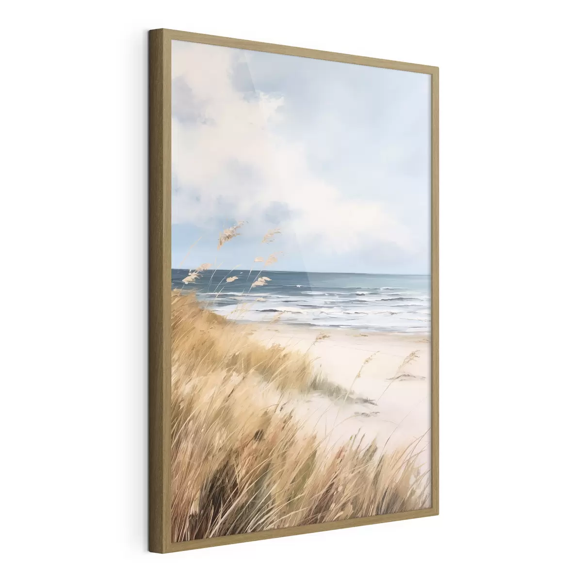 Plakat Piaszczysta plaża z wysoką trawą na pierwszym planie, ocean z falami i zachmurzone niebo w tle f45174