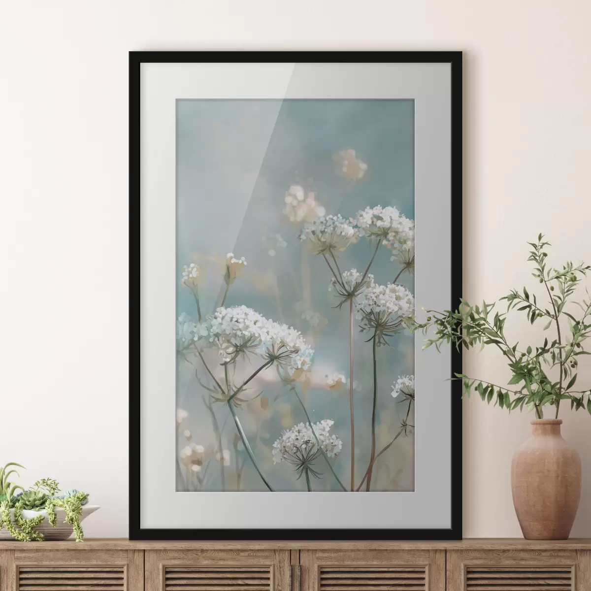 Plakat Kwiaty Queen Anne's Lace w stylu akwareli na niebieskim tle f45721