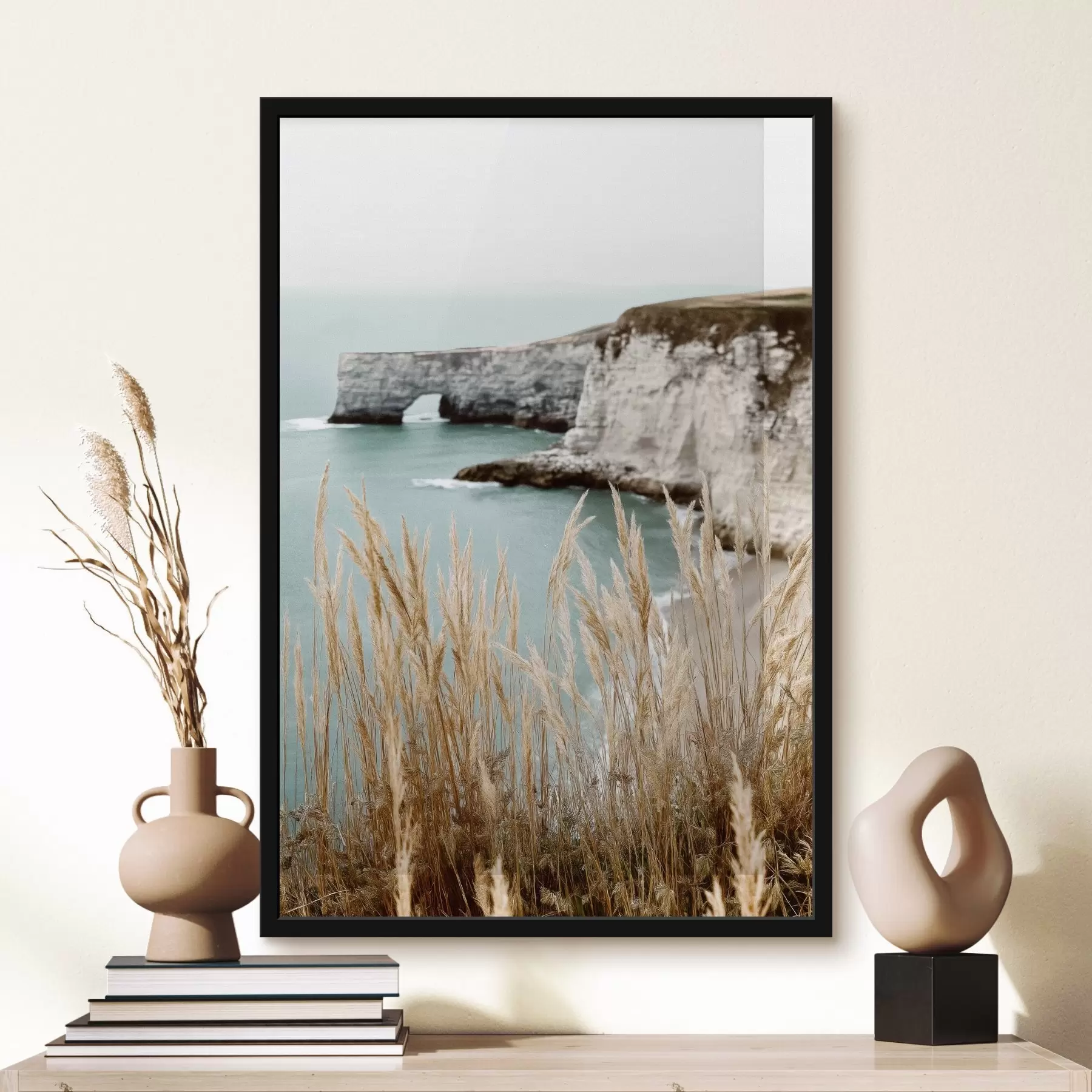 Fototapeta Wybrzeże klifowe z trzcinami na pierwszym planie f46141