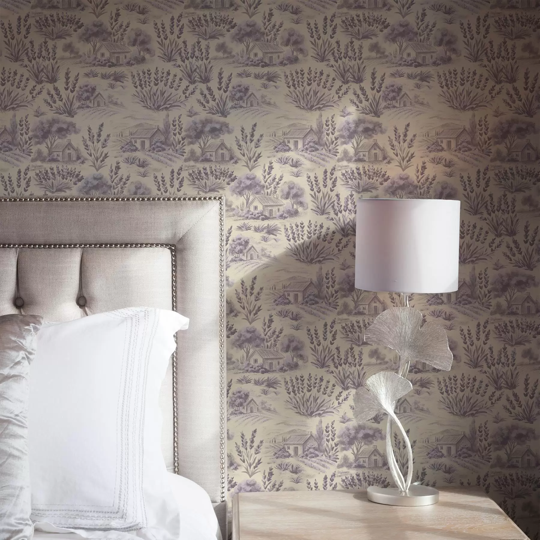 Fototapeta Pola lawendy i domy w pastelowych kolorach a00765