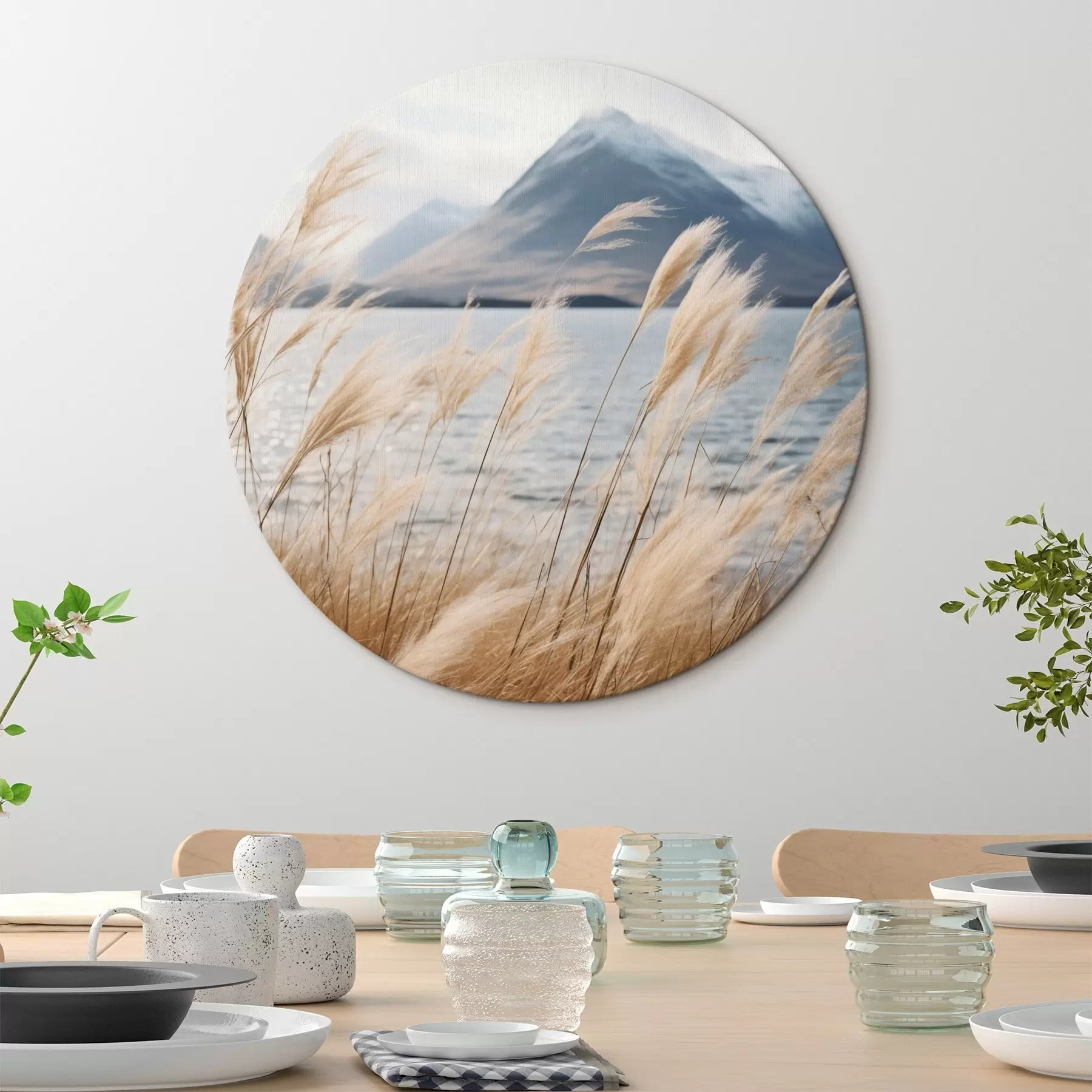 Obraz Trawa pampasowa z jeziorem i górami w tle, delikatne oświetlenie, stonowane kolory, styl naturalistyczny r46283