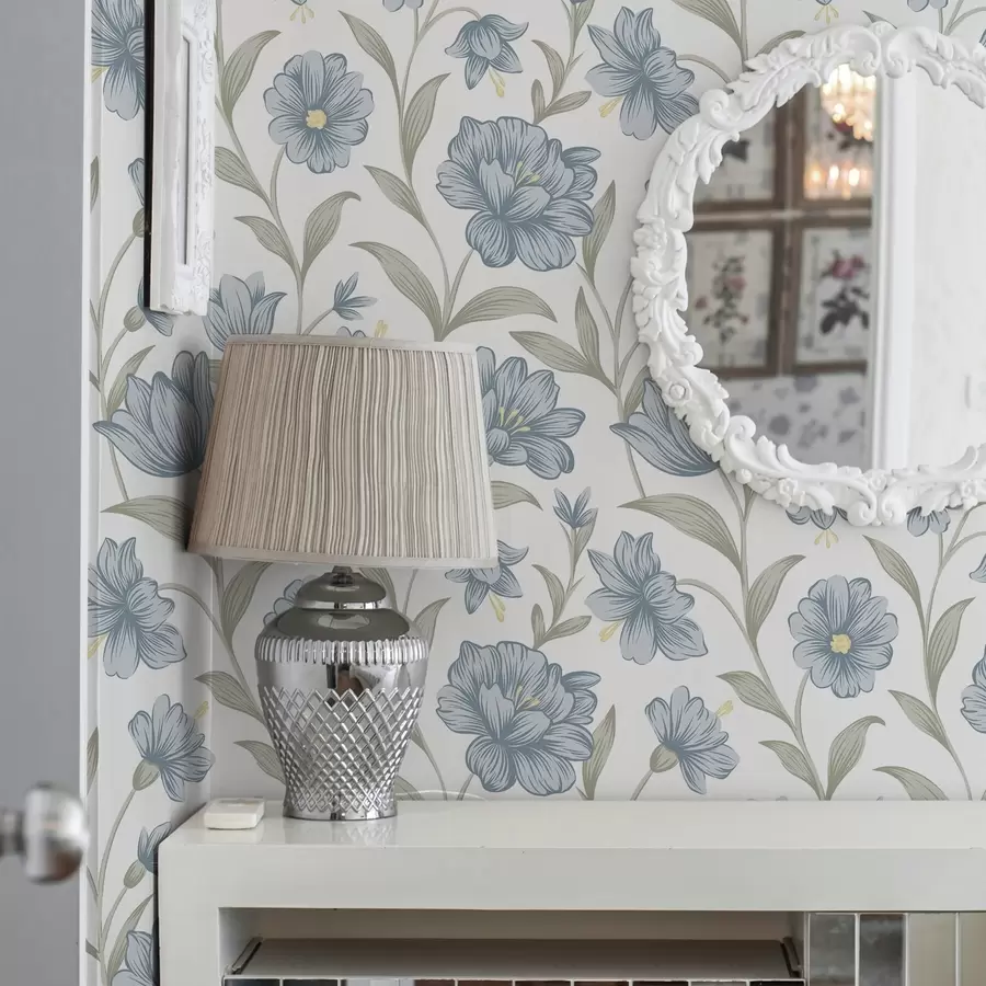 Fototapeta Zadymione niebieskie kwiaty z oliwkowymi liśćmi na białym tle a00780