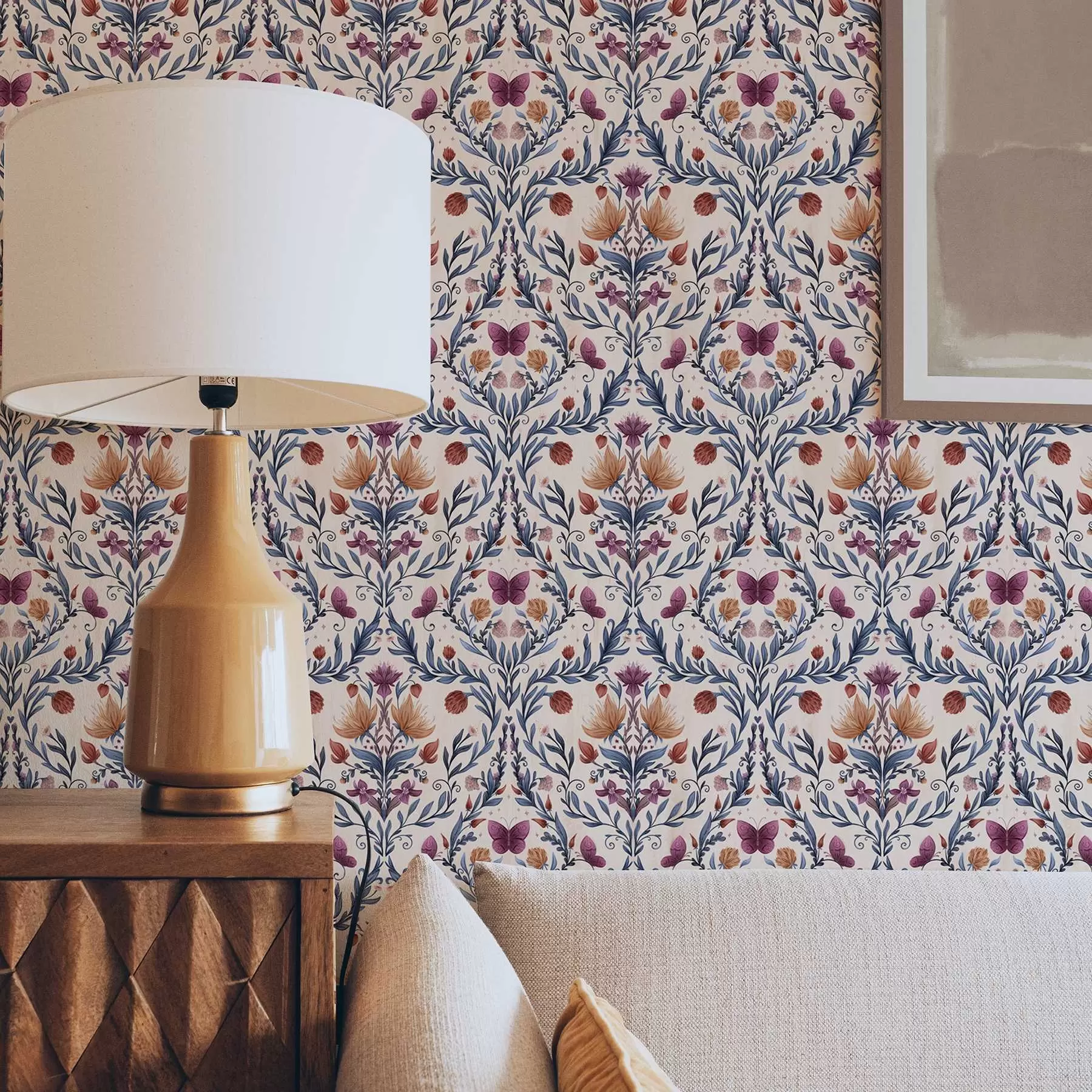 Fototapeta Kwiatowy adamaszek z motylami na delikatnym brzoskwiniowym tle a00926