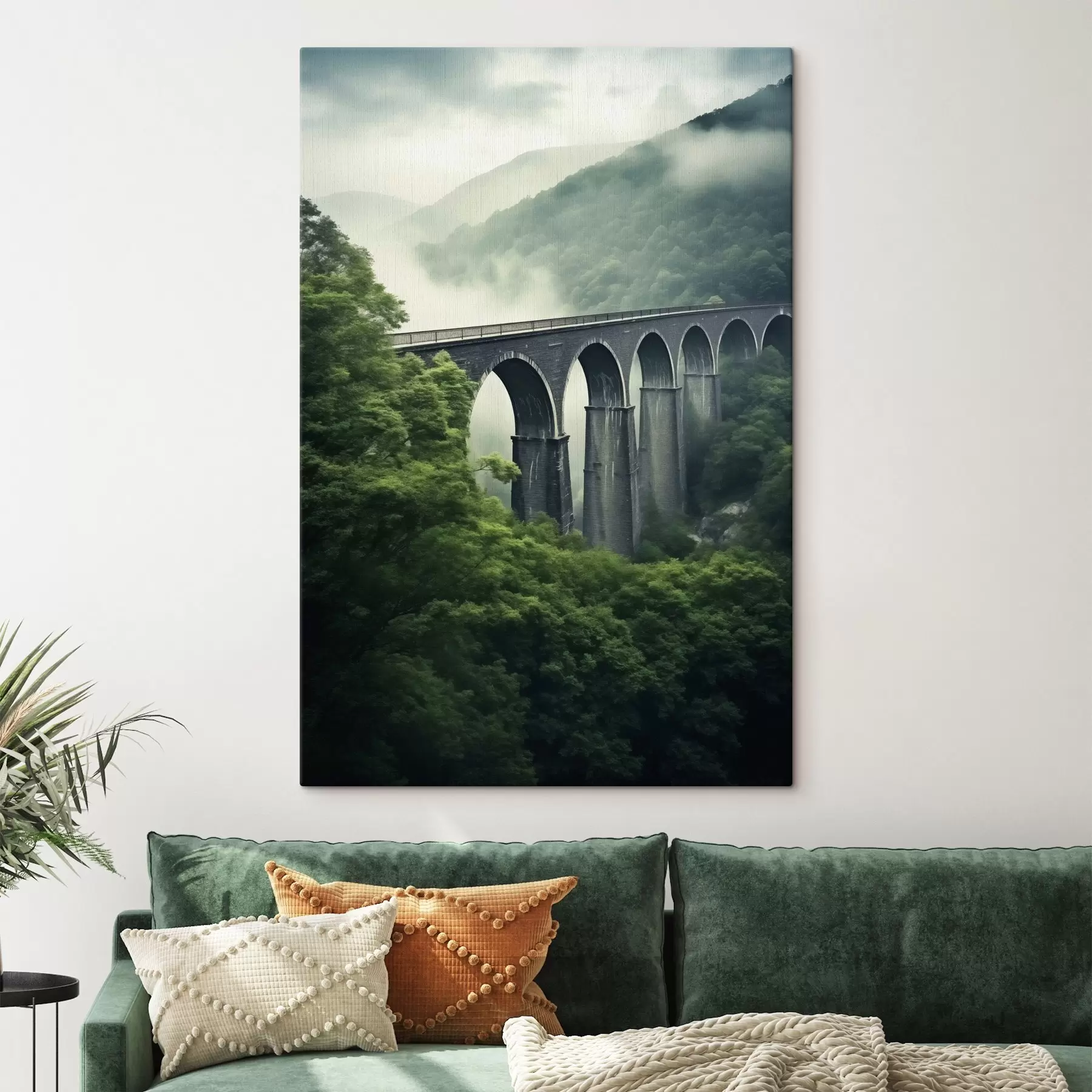 Obraz Kamienny wiadukt nad zamgloną, zalesioną doliną s46483