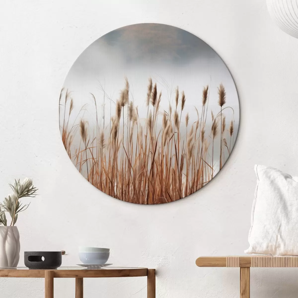 Okrągłe obrazy Wysokie trzciny rosnące w zbiorniku wodnym, woda odbija trzciny, mgliste tło, miękkie światło, scena natury r46696