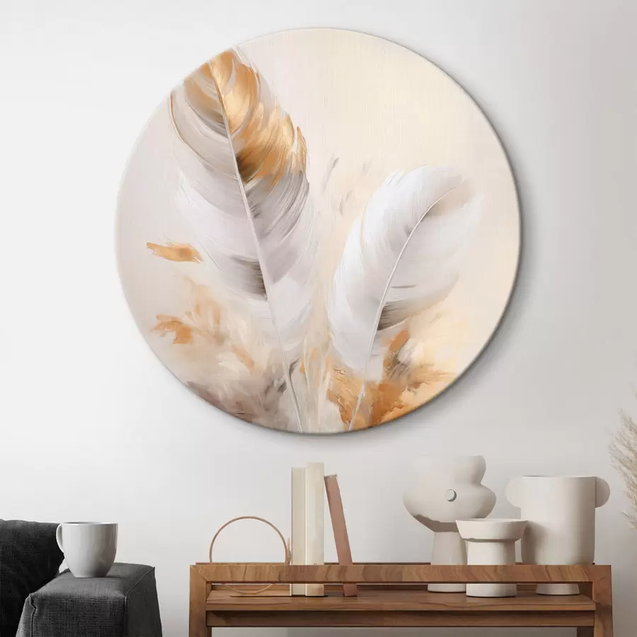 Obraz Abstrakcyjne pióra otoczone beżowymi i brązowymi piórami, miękkie i delikatne, na jasnobeżowym tle. r46711