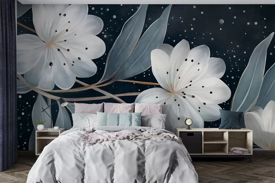 Fototapeta Fantazyjne białe kwiaty o fakturze, otoczone niebiesko-zielonymi liśćmi i gałęziami na ciemnym tle w09551