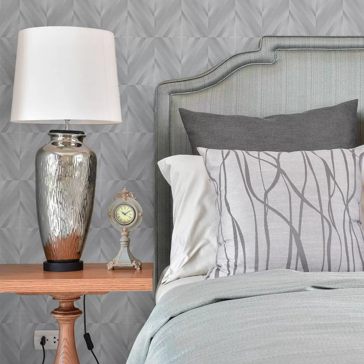 Tapeta Geometria ukośnych pociągnięć w chłodnej szaro-niebieskiej palecie a00983v2