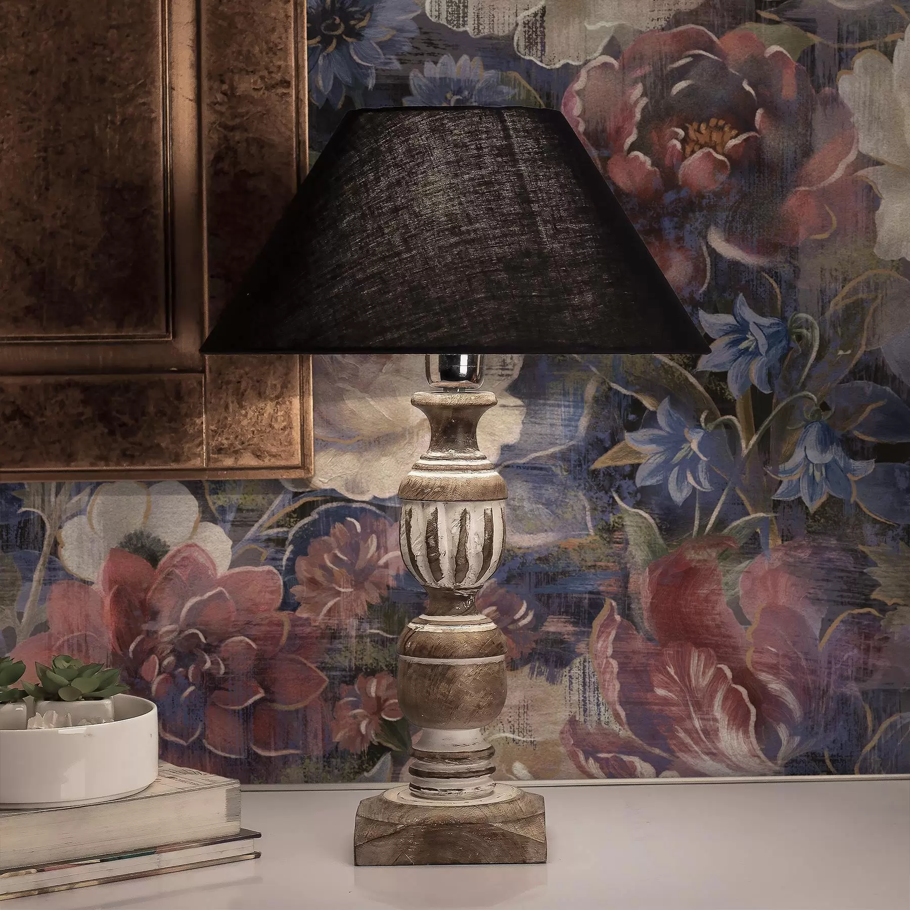 Fototapeta Malarski bukiet dużych kwiatów na tle głębokiego indygo a01021