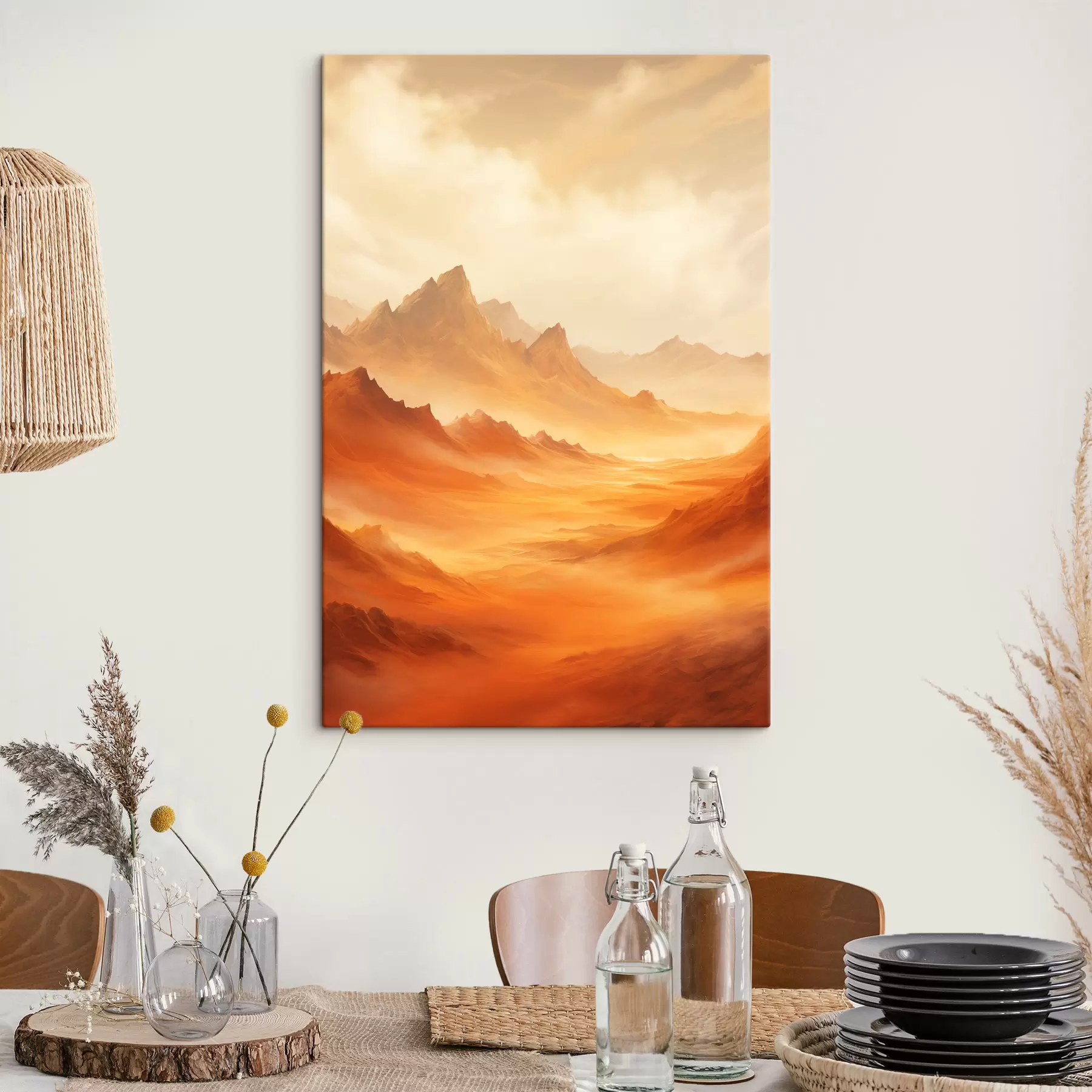 Obraz Rozległy, pomarańczowy krajobraz pustynny z wysokimi, skalistymi górami pod zamglonym, nasłonecznionym niebem z rzadkimi chmurami. s47029