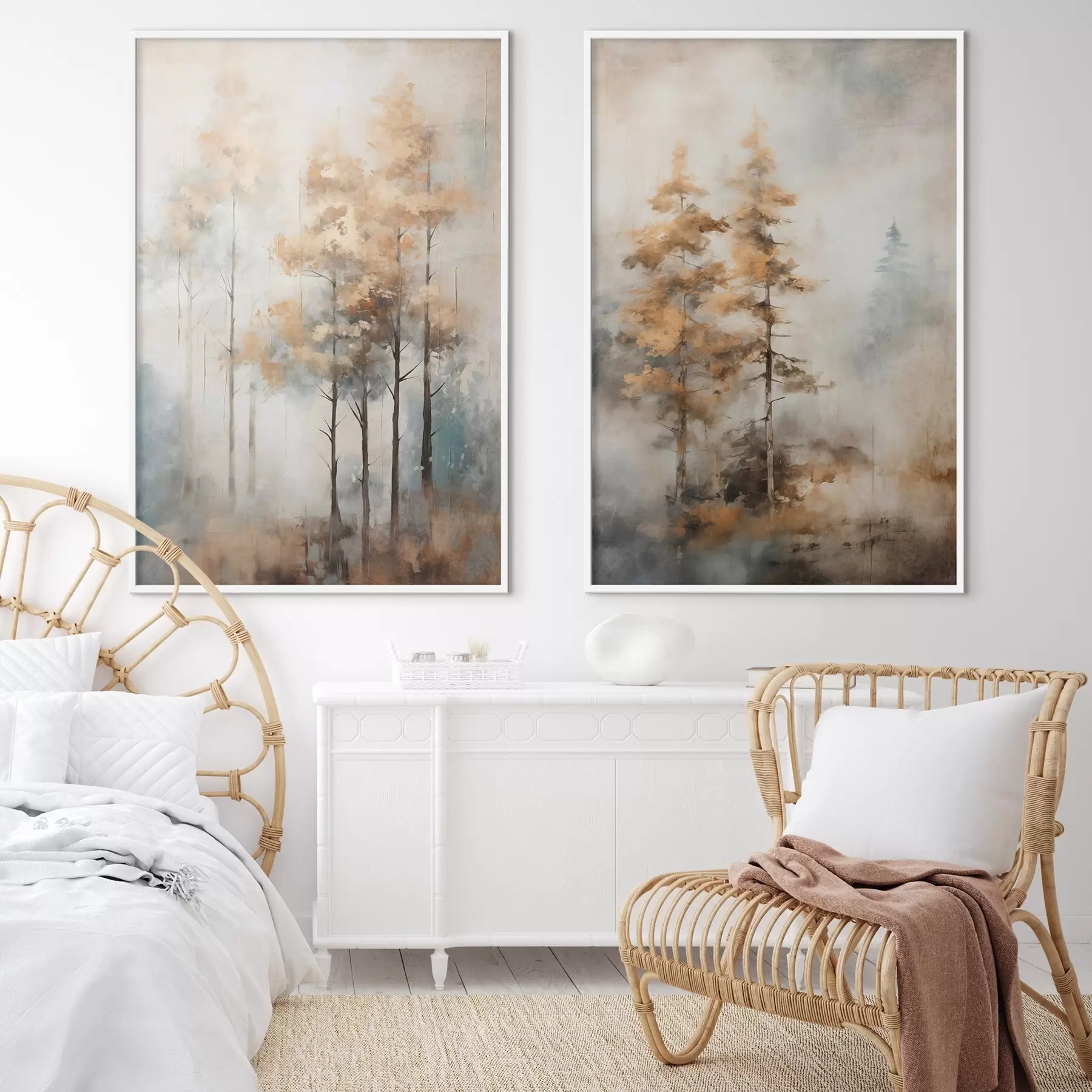 Fototapeta Teksturowane wysokie drzewa z żółtymi liśćmi w lesie, tło jest mieszanką delikatnych niebieskich i brązowych odcieni d00528