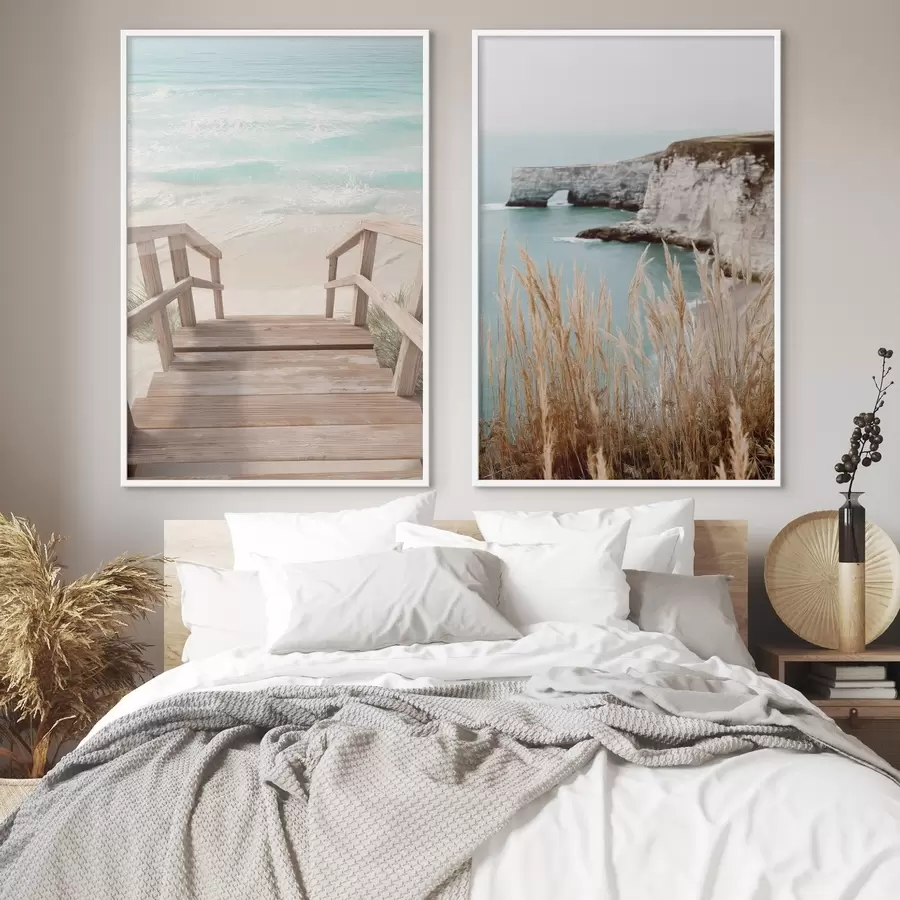 Fototapeta Wybrzeże klifowe i wyschnięta trawa nad turkusowym morzem d00875