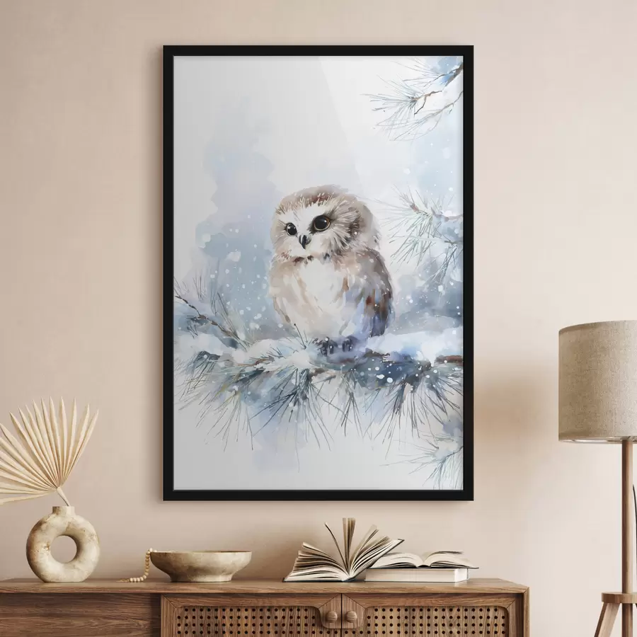 Fototapeta urocza sowa na pokrytej śniegiem gałęzi sosny w stylu akwareli f47115