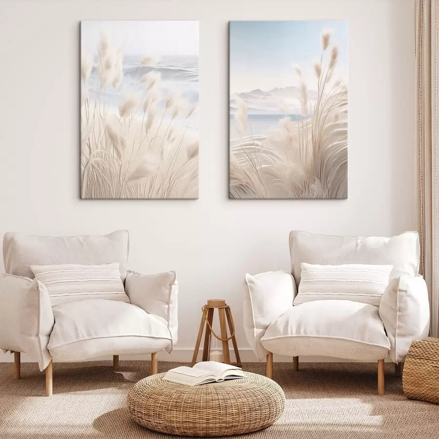 Obraz Wysoka, pierzasta trawa pampasowa w delikatnych odcieniach beżu na pierwszym planie, z piaszczystą plażą w tle. m01242