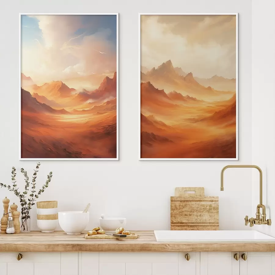 Fototapeta Rozległy, pomarańczowy krajobraz pustynny z wysokimi, skalistymi górami pod zamglonym, nasłonecznionym niebem z rzadkimi chmurami. d01122