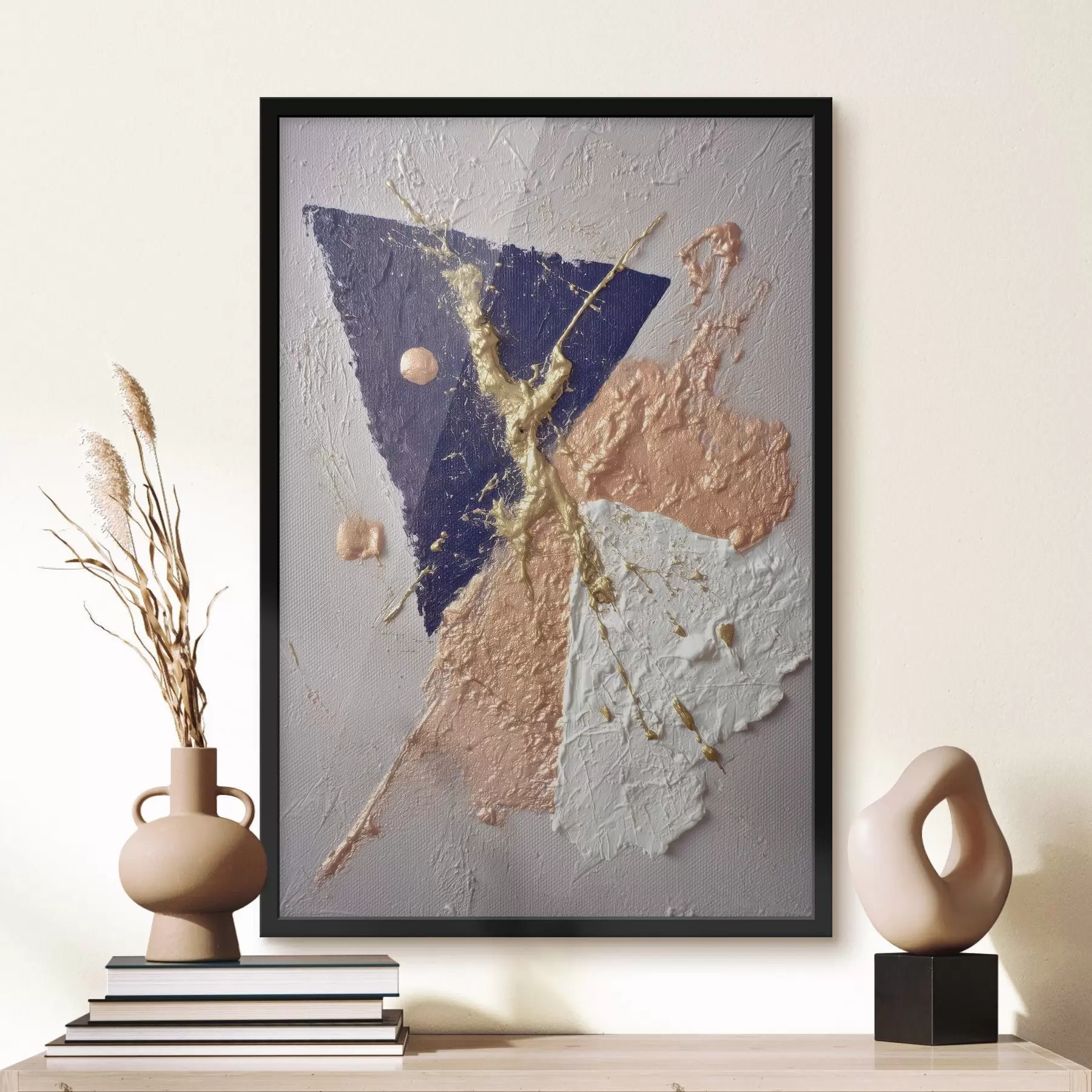 Fototapeta Abstrakcyjna kompozycja z ciemnoniebieskim trójkątem i reliefowymi pociągnięciami pędzla w stylu malarstwa olejnego f46953