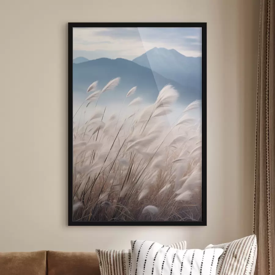 Fototapeta Wysoka, biała trawa pampasowa kołysząca się na wietrze, a w tle delikatne błękitne góry. f47879
