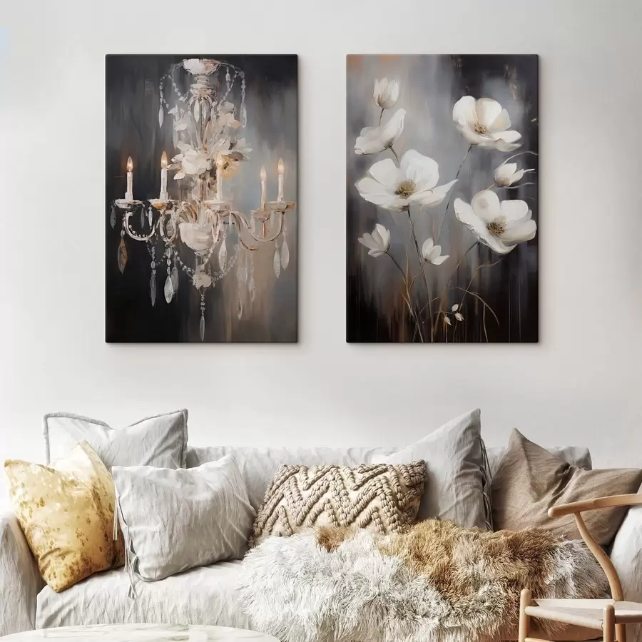 Obraz Abstrakcyjny, ozdobny żyrandol z zapalonymi świecami i motywami kwiatowymi na ciemnym, teksturowanym tle. m30049
