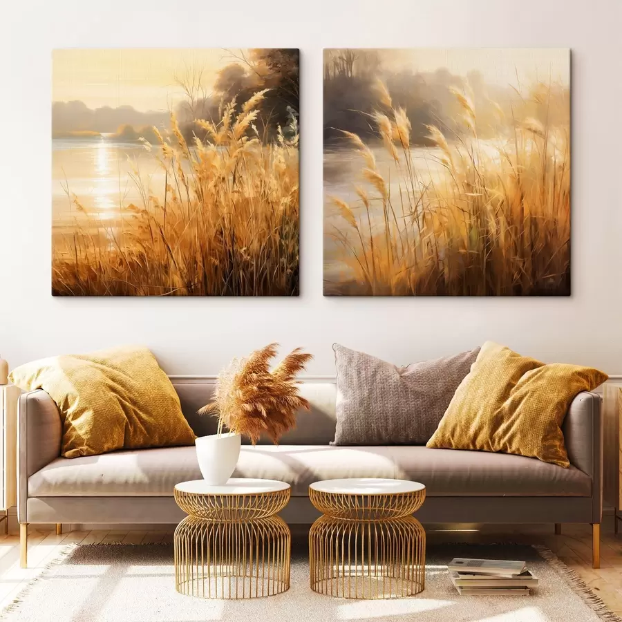 Obraz Na pierwszym planie wysoka, wyschnięta trawa z kłoskami, a w tle jezioro i drzewa m30201