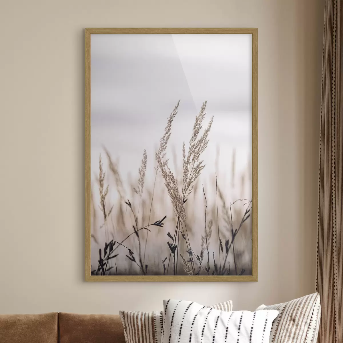 Plakat Widok z bliska łodygi trawy na tle nieba f33070